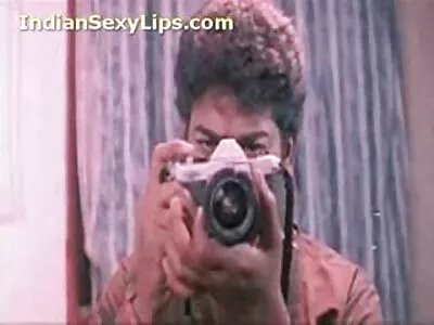 అన్యదేశ హూ క్లైర్ బ్లాక్ జెయింట్ వైట్ కాక్‌తో ఇబ్బంది పడుతున్నప్పుడు మూలుగుతుంది